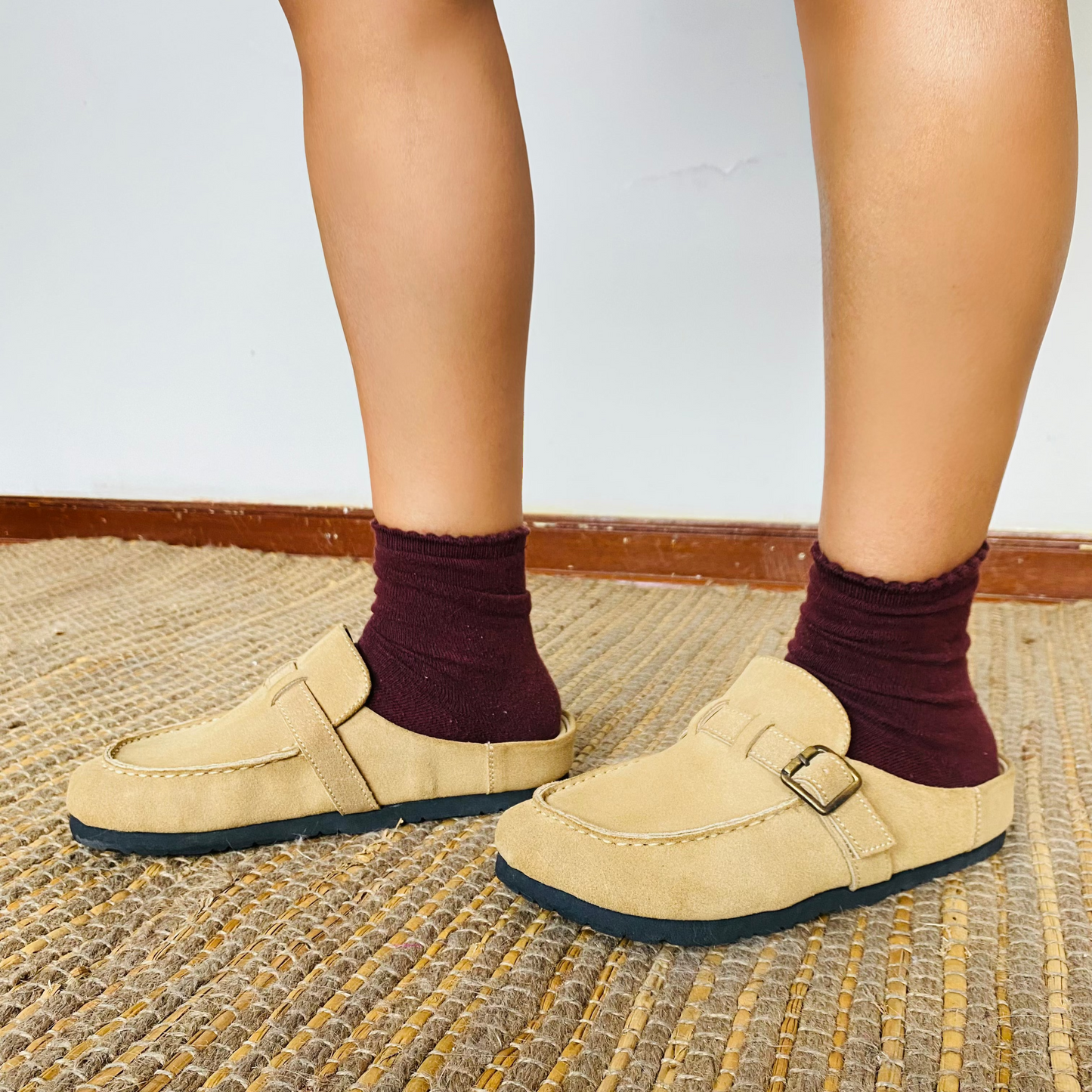 Zuecos Olivia en cuero - gold beige