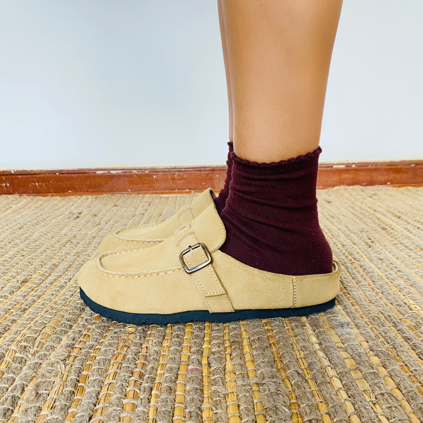 Zuecos Olivia en cuero - gold beige